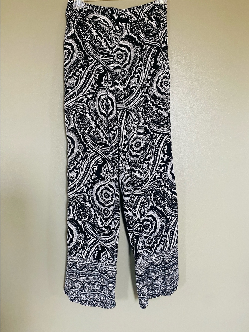 Black & White Paisley Wide-Leg Pants